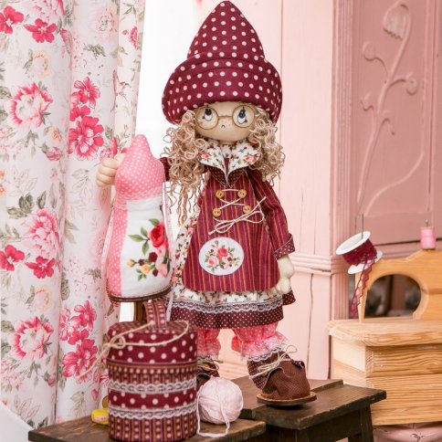 Набор для шитья текстильной каркасной куклы "Модистка"