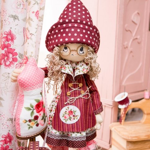 Набор для шитья текстильной каркасной куклы "Модистка"