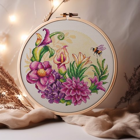 Цветы и пчела, схема для вышивки крестиком