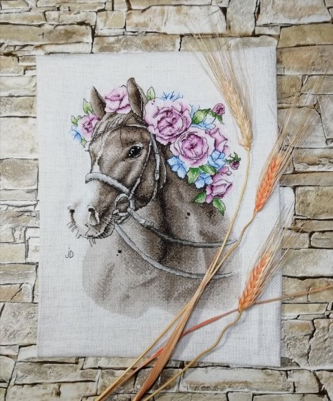 Лошадь в цветах, авторская схема для вышивки крестиком