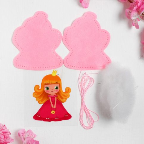 Набор для шитья игрушки из фетра с термонаклейкой "Маленькая принцесса"