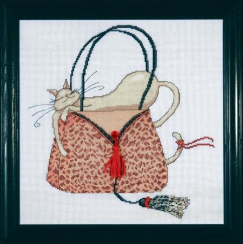 Кошка на леопардовой сумочке, набор для вышивания