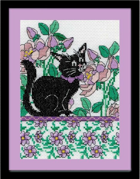 Черный кот среди сиреневых цветов, набор для вышивания
