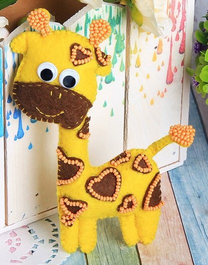 Набор для шитья игрушки из фетра "Жираф"