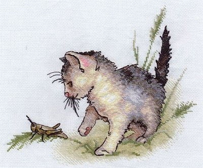 Котенок с кузнечиком, набор для вышивания